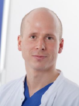 Dr. Julian Hoven